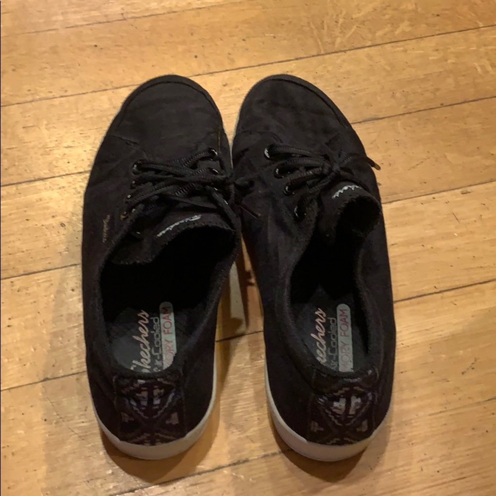 Sketchers memory foam shoes